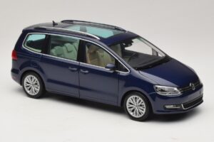 Volkswagen Sharan Blue Metallic Minichamps 1:18 110051000 Metal - imagem 5 de 8