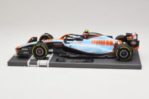 Williams Racing FW45 #2 L. Sargeant Singapore GP 2023 Minichamps 1:18 117231602 Metal - imagem 3 de 7
