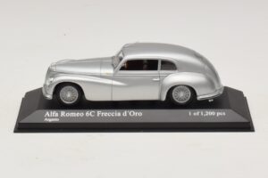 Alfa Romeo 6C 2500 Freccia d'Oro Prateado Minichamps 1:43 400120480 Metal