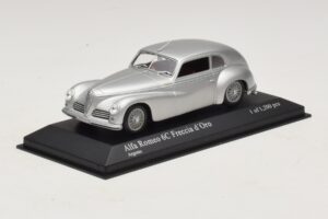 Alfa Romeo 6C 2500 Freccia d'Oro Prateado Minichamps 1:43 400120480 Metal - imagem 2 de 5