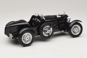 Alfa Romeo 8C Monza Preto Bburago 1:18 3014-P1 Metal - imagem 2 de 6