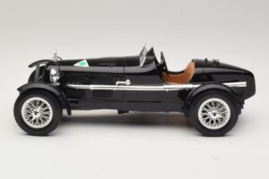 Alfa Romeo 8C Monza Preto Bburago 1:18 3014-P1 Metal - imagem 3 de 6