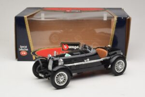 Alfa Romeo 8C Monza Preto Bburago 1:18 3014-P1 Metal - imagem 6 de 6