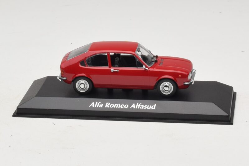 Alfa Romeo Alfasud Vermelho Maxichamps 1:43 Alfa Romeo Alfasud Vermelho Maxichamps 1:43 940120100 Metal