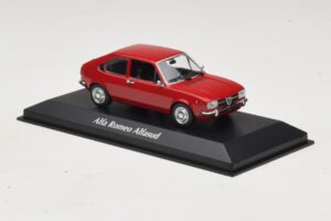 Alfa Romeo Alfasud Vermelho Maxichamps 1:43 940120100 Metal - imagem 3 de 5