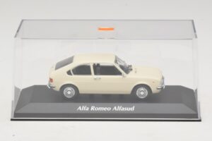 Alfa Romeo Alfasud Branco Maxichamps 1:43 940120101 Metal - imagem 4 de 5