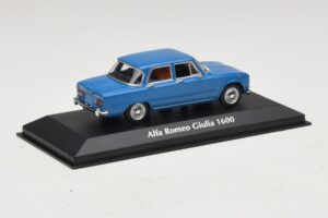 Alfa Romeo Giulia 1600 Azul Maxichamps 1:43 940120900 Metal - imagem 2 de 5