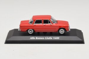Alfa Romeo Giulia 1600 Vermelho Maxichamps 1:43 940120901 Metal