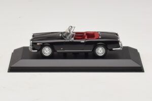 Alfa Romeo Giulia Spider Preto Minichamps 1:43 400120730 Metal