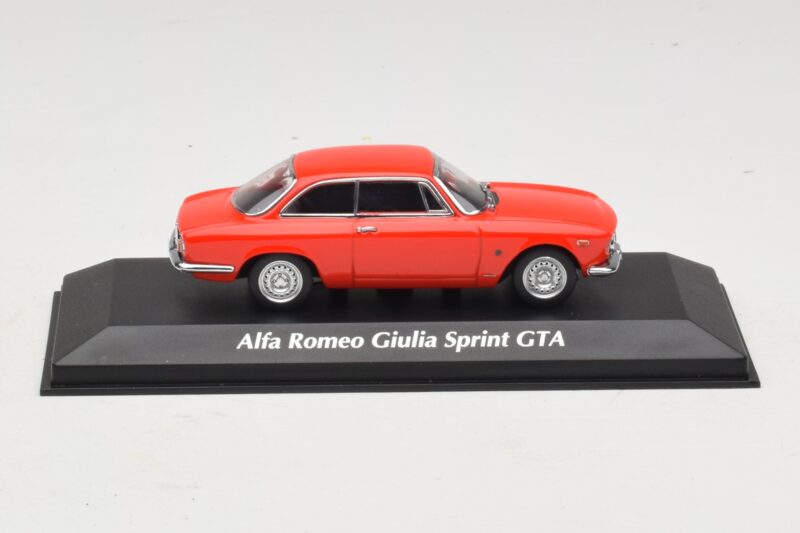 Alfa Romeo Giulia Sprint GTA Vermelho Maxichamps 1:43 940120440 Metal