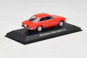 Alfa Romeo Giulia Sprint GTA Vermelho Maxichamps 1:43 940120440 Metal - imagem 2 de 5