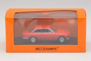Alfa Romeo Giulia Sprint GTA Vermelho Maxichamps 1:43 940120440 Metal - imagem 5 de 5