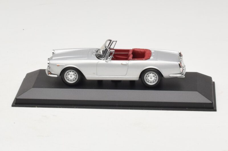 Alfa Romeo Spider 916 3.2 V6 24V Prateado Minichamps 1:43 400120330 Metal
