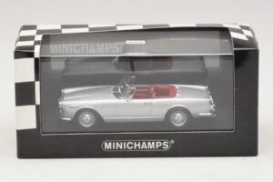 Alfa Romeo Spider 916 3.2 V6 24V Prateado Minichamps 1:43 400120330 Metal - imagem 4 de 5