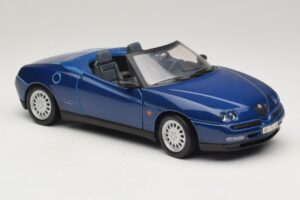 Alfa Romeo Spider 916 Azul Maisto 1:18 31831 Metal - imagem 6 de 8
