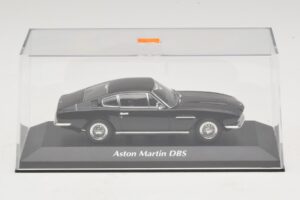 Aston Martin DBS Preto Maxichamps 1:43 940137601 Metal - imagem 4 de 5