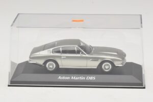 Aston Martin DBS Prateado Maxichamps 1:43 940137600 Metal - imagem 4 de 5