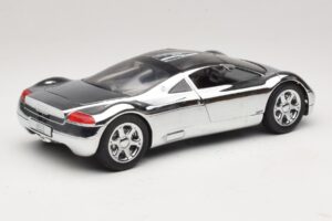 Audi Avus Quattro Chrome Silver Revell 1:18 08830 Metal - imagem 3 de 8
