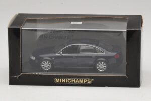 Audi RS6 C5 Azul Metálico Minichamps 1:43 400011702 Metal - imagem 5 de 5