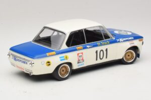 BMW 2002 #101 Koepchen H-J. Stuck Internationales ADAC 500km Eifelpokalrennen 1971 Minichamps 1:18 155702701 Metal - imagem 2 de 6