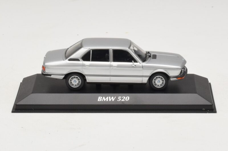 BMW 520 E12 Prata Maxichamps 1:43 940023000 Metal