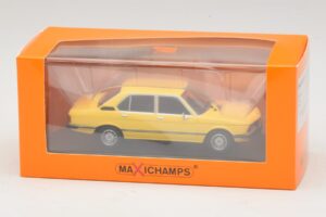 BMW 520 E12 Amarelo Maxichamps 1:43 940023001 Metal - imagem 5 de 5