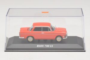 BMW 700 LS Vermelho Maxichamps 1:43 940023701 Metal - imagem 4 de 5