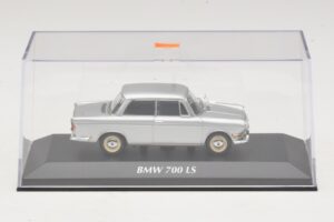 BMW 700 LS Prata Maxichamps 1:43 940023700 Diecast - imagem 4 de 5
