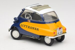 BMW Isetta 250 Lufthansa Revell 1:18 08926 Metal - imagem 7 de 8