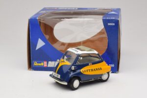 BMW Isetta 250 Lufthansa Revell 1:18 08926 Metal - imagem 8 de 8
