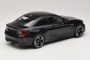 BMW M2 F87 Preto Metálico Minichamps 1:18 155026100 Metal - imagem 2 de 6