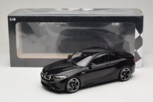 BMW M2 F87 Preto Metálico Minichamps 1:18 155026100 Metal - imagem 6 de 6
