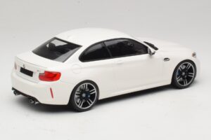 BMW M2 F87 Branco Minichamps 1:18 155026104 Metal - imagem 2 de 6