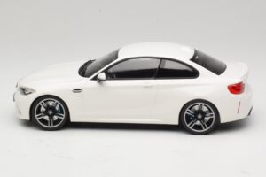 BMW M2 F87 Branco Minichamps 1:18 155026104 Metal - imagem 3 de 6