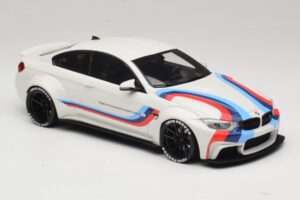 BMW M4 F82 Liberty Walk Caixa de Substituição GT Spirit 1:18 GT067-R1 Resina - imagem 4 de 6
