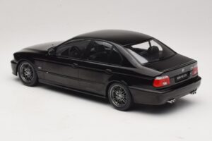 BMW M5 E39 Preto KK-Scale 1:18 KKDC181623 Metal - imagem 5 de 6