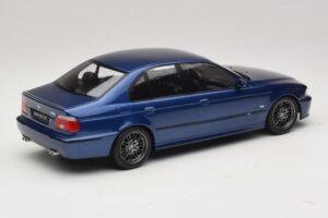 BMW M5 E39 Azul Metálico KK-Scale 1:18 KKDC181621 Metal - imagem 2 de 6