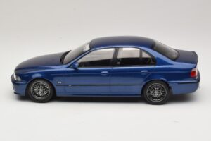 BMW M5 E39 Azul Metálico KK-Scale 1:18 KKDC181621 Metal - imagem 3 de 6