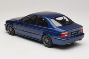 BMW M5 E39 Azul Metálico KK-Scale 1:18 KKDC181621 Metal - imagem 5 de 6