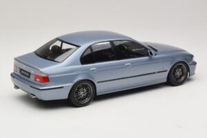 BMW M5 E39 Silverstone Blue Metallic KK-Scale 1:18 KKDC181622 Metal - imagem 2 de 6