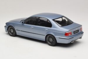 BMW M5 E39 Silverstone Blue Metallic KK-Scale 1:18 KKDC181622 Metal - imagem 5 de 6