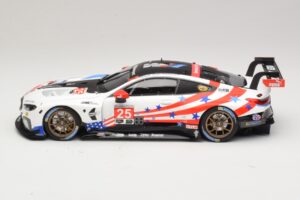 BMW M8 GTE #25 BMW Team RLL B. Auberlen / A. Sims 6 Hours of Watkins Glen 2018 Minichamps 1:18 155182995 Metal - imagem 3 de 6