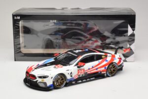 BMW M8 GTE #25 BMW Team RLL B. Auberlen / A. Sims 6 Hours of Watkins Glen 2018 Minichamps 1:18 155182995 Metal - imagem 6 de 6
