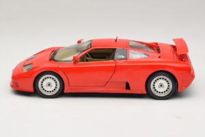Bugatti EB110 Vermelho Bburago 1:18 3055-P1 Metal - imagem 4 de 8