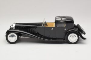 Bugatti Royale Preto Solido 1:18 8001 Metal - imagem 3 de 6