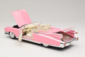 Cadillac Eldorado Biarritz Rosa Maisto 1:18 31813-P1 Metal - imagem 5 de 8