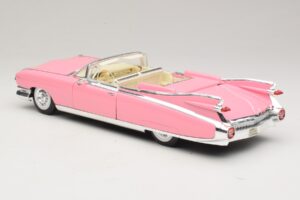 Cadillac Eldorado Biarritz Rosa Maisto 1:18 31813-P1 Metal - imagem 7 de 8