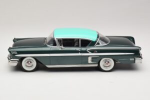 Chevrolet Bel Air Impala Coupe Verde Escuro Metálico & Verde KK-Scale 1:18 KKDC181594 Metal - imagem 3 de 6