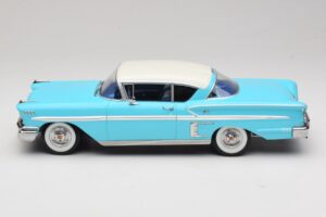 Chevrolet Bel Air Impala Coupe Turquesa & Creme KK-Scale 1:18 KKDC181593 Metal - imagem 3 de 6