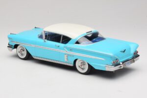 Chevrolet Bel Air Impala Coupe Turquesa & Creme KK-Scale 1:18 KKDC181593 Metal - imagem 5 de 6